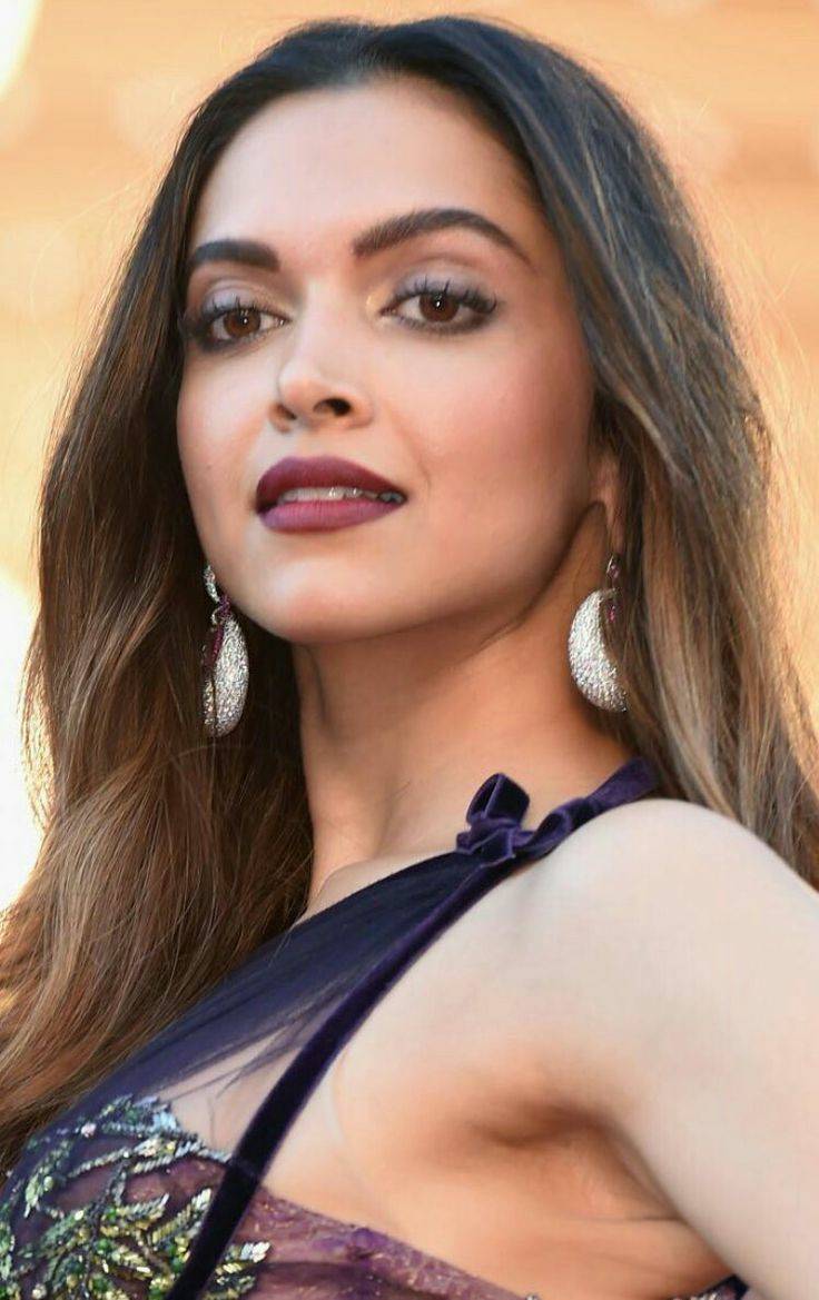 Deepika Padukone her eyes , her lips and those soft armpitss 💦💦