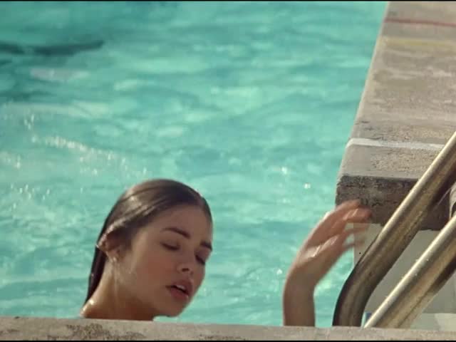 Denise Richards - Wild Things (1998) Scrolller