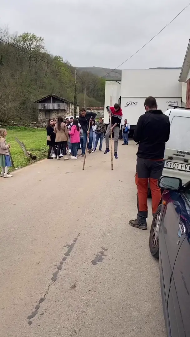 Distance racing on one stick