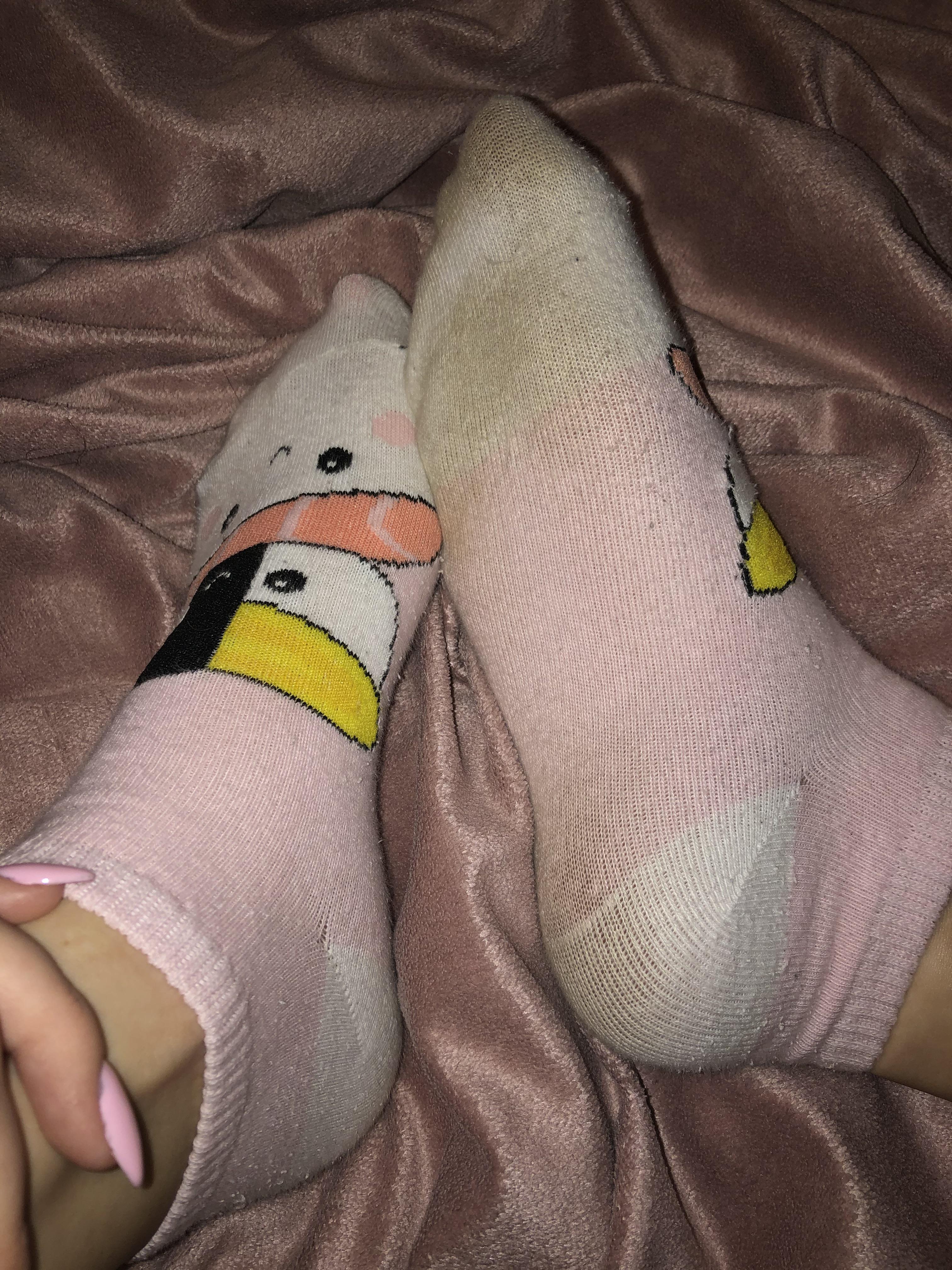 Do you like my cute little dirty socks? Claim them before someone else does, dm me ☺️