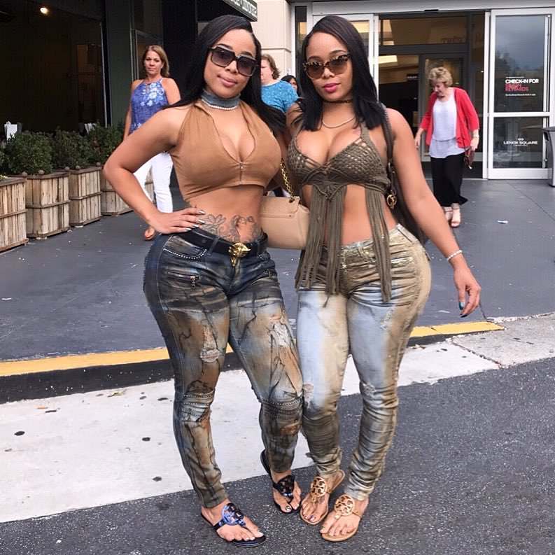 Double dose twins Scrolller
