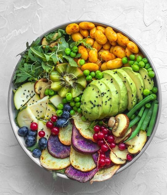 Earthofmariaa on Instagram has some of the most beautiful vegan food photos and recipes.