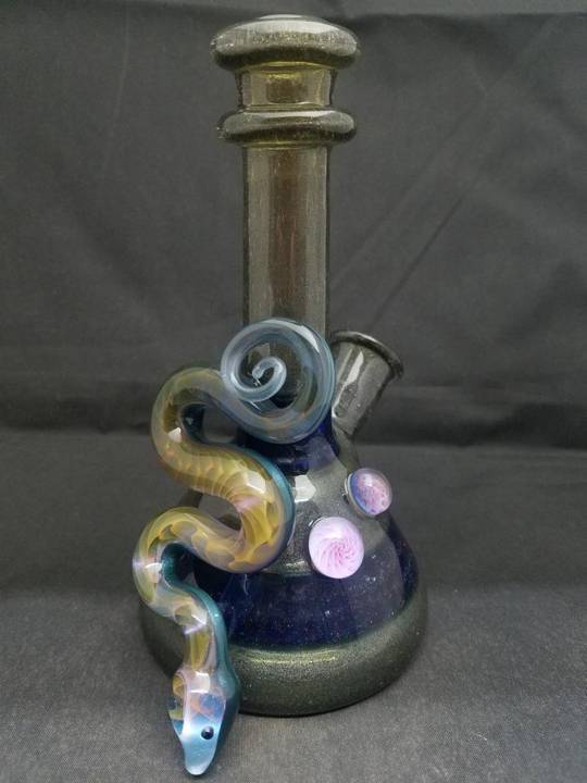 every time I post glass on reddit, everyone asks where the weed goes. Here ya go you degenerates
