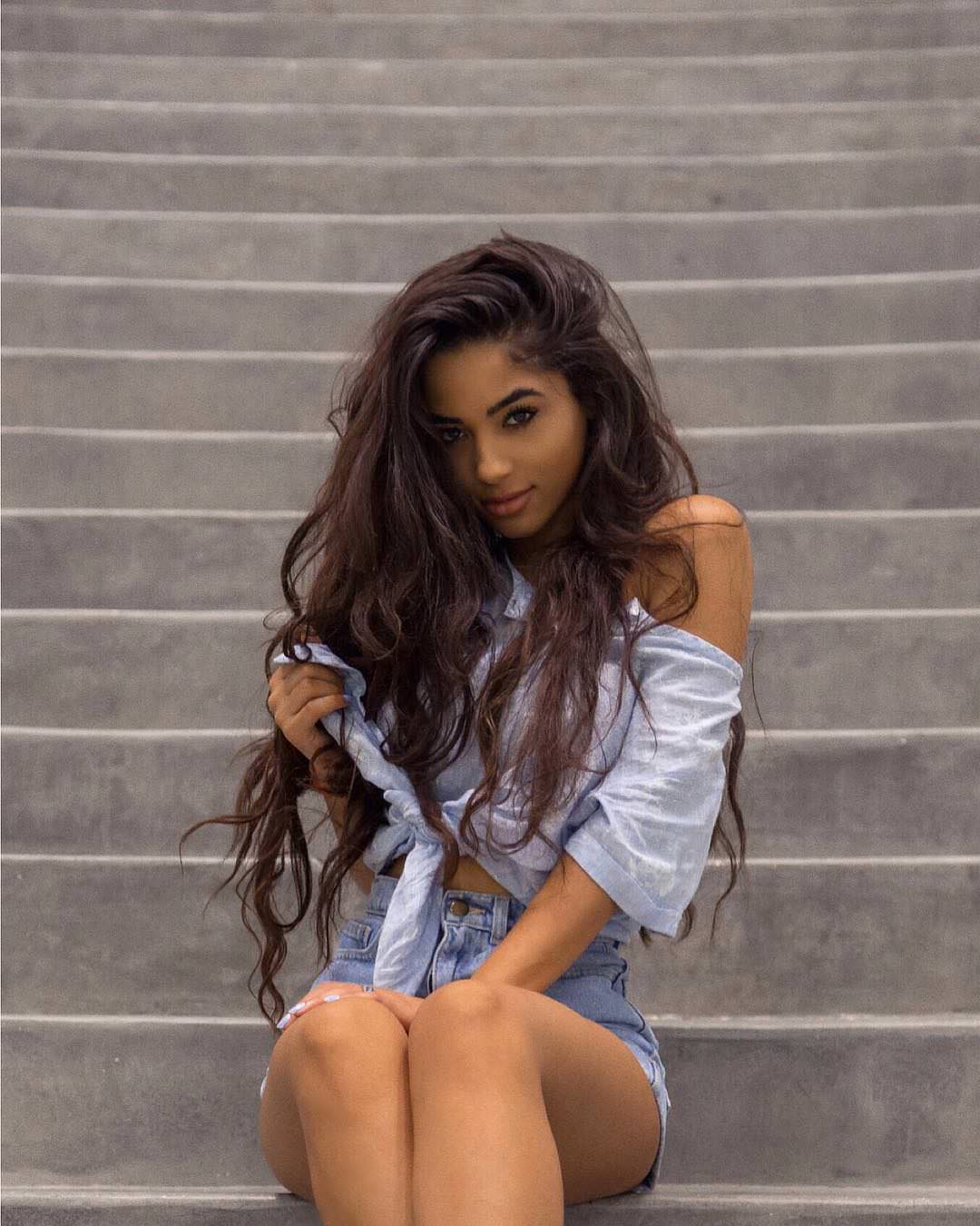 Farah Diva Abad (@farahdivaaa)