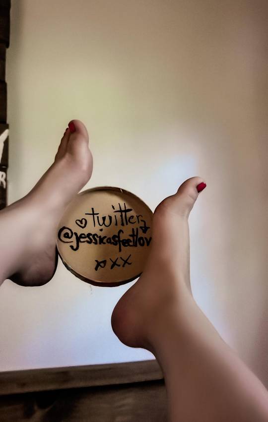 Follow me on Twitter if sexy feet makes you weak 🙇🏻🦵