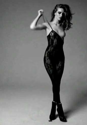 [Gif] Rosie Huntington-Whiteley Scrolller