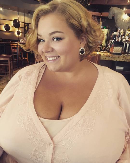 Gorgeous BBW can't help but show off some of her fabulous cleavage