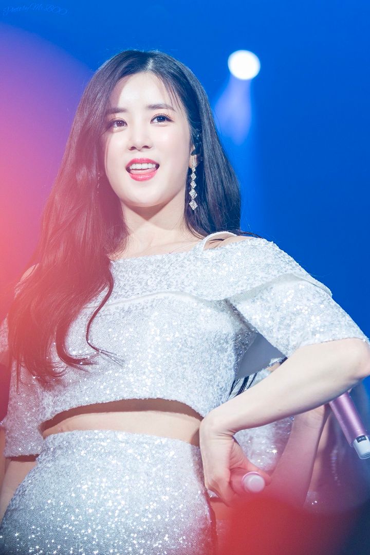 Gorgeous Chorong!