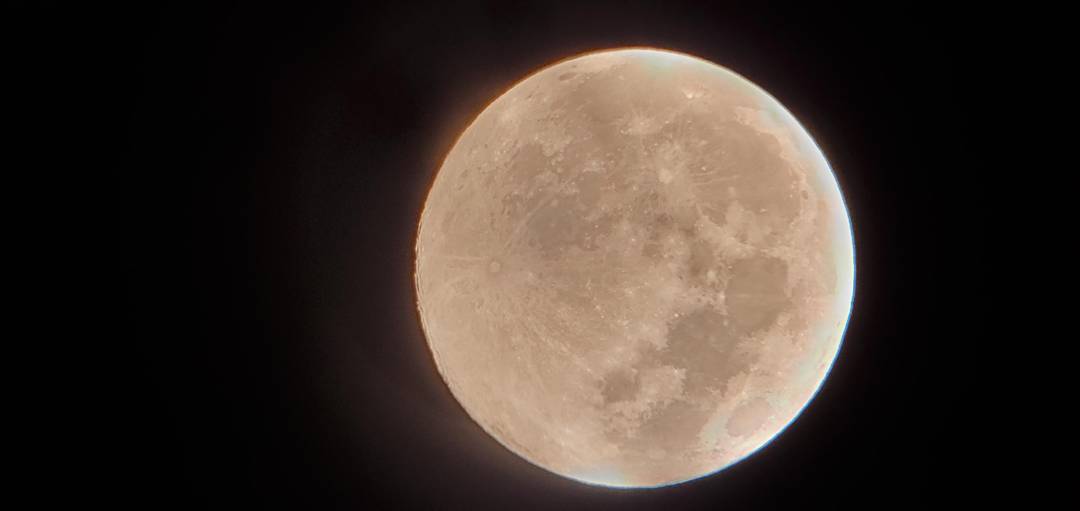 Gorgeous full moon tonight.