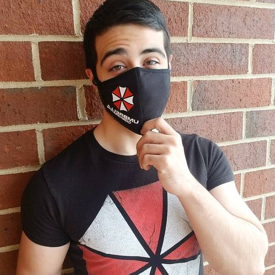 Gotta rep some Resident Evil stuff. Realized its a bit strange with it being my favorite video game franchise and I barley have any merch for it. 😅🤷‍♂️👀