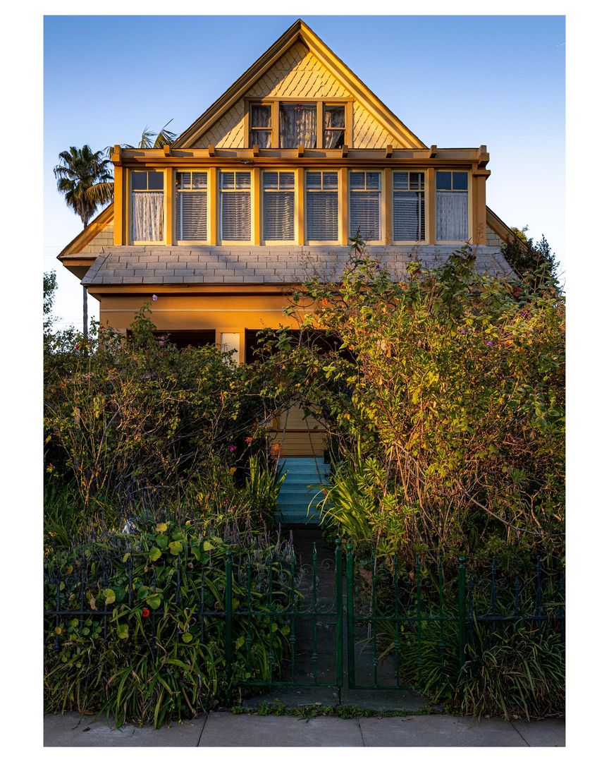 Grey Gardens Long Beach. Fuji XT3 23mm f2