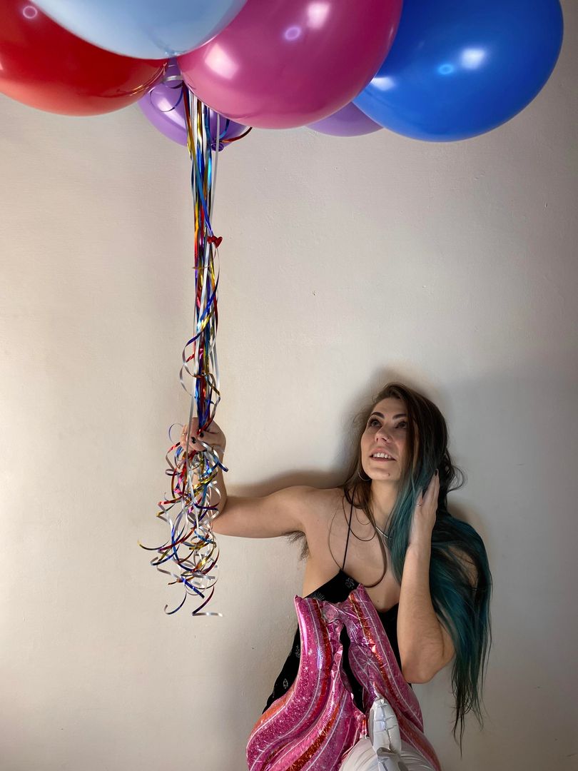 Happy birthday to me and Jimi Hendrix 🎂 @hendrixina