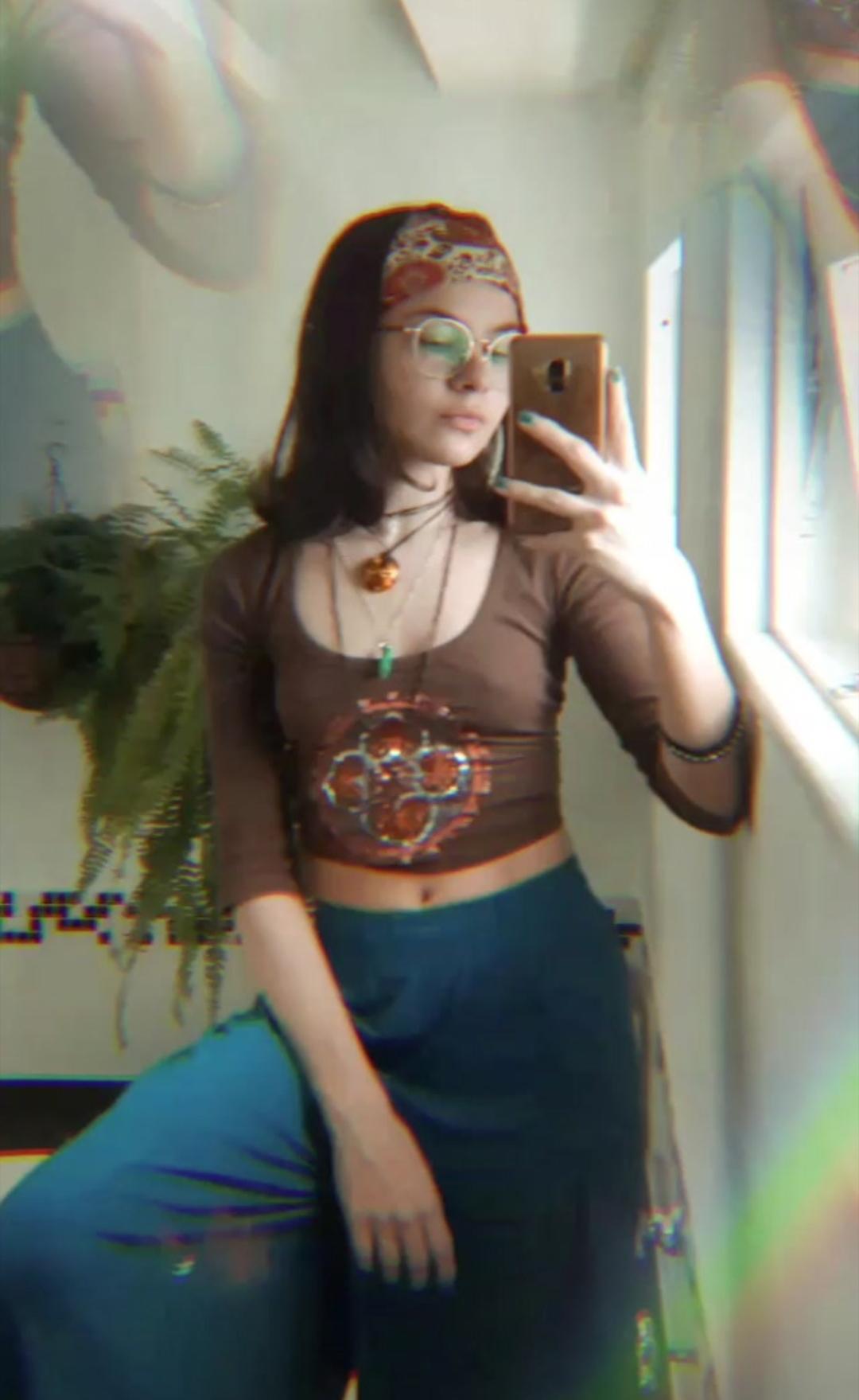 hello fellow flower children! 🌱🦋🌻