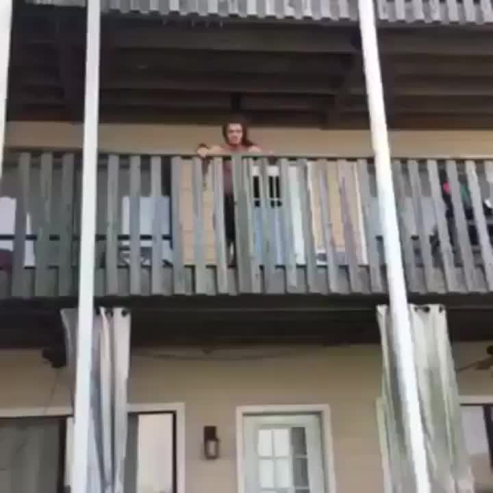 HMB I'll be right down