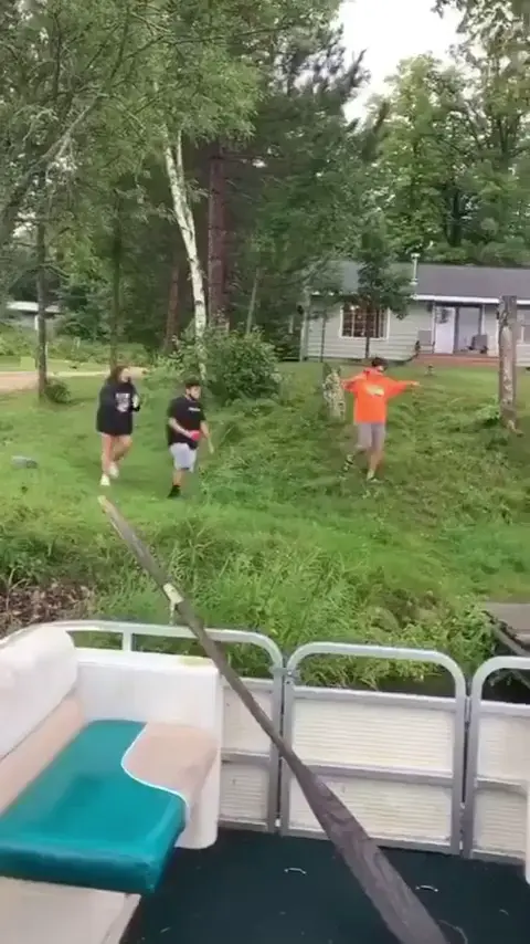 HMB while we walk to the boat