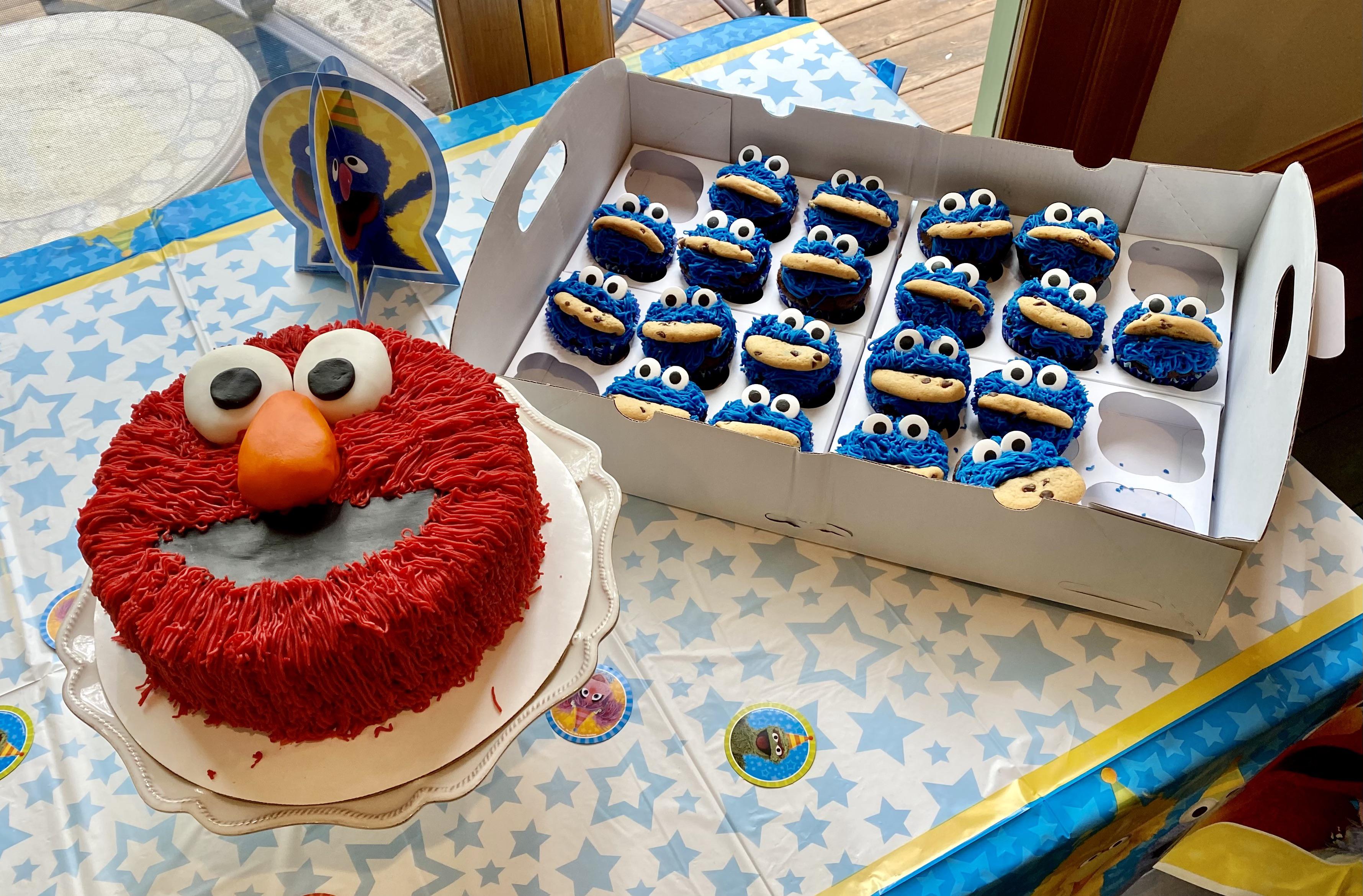 [Homemade] Elmo cake and Cookie Monster cupcakes | Scrolller