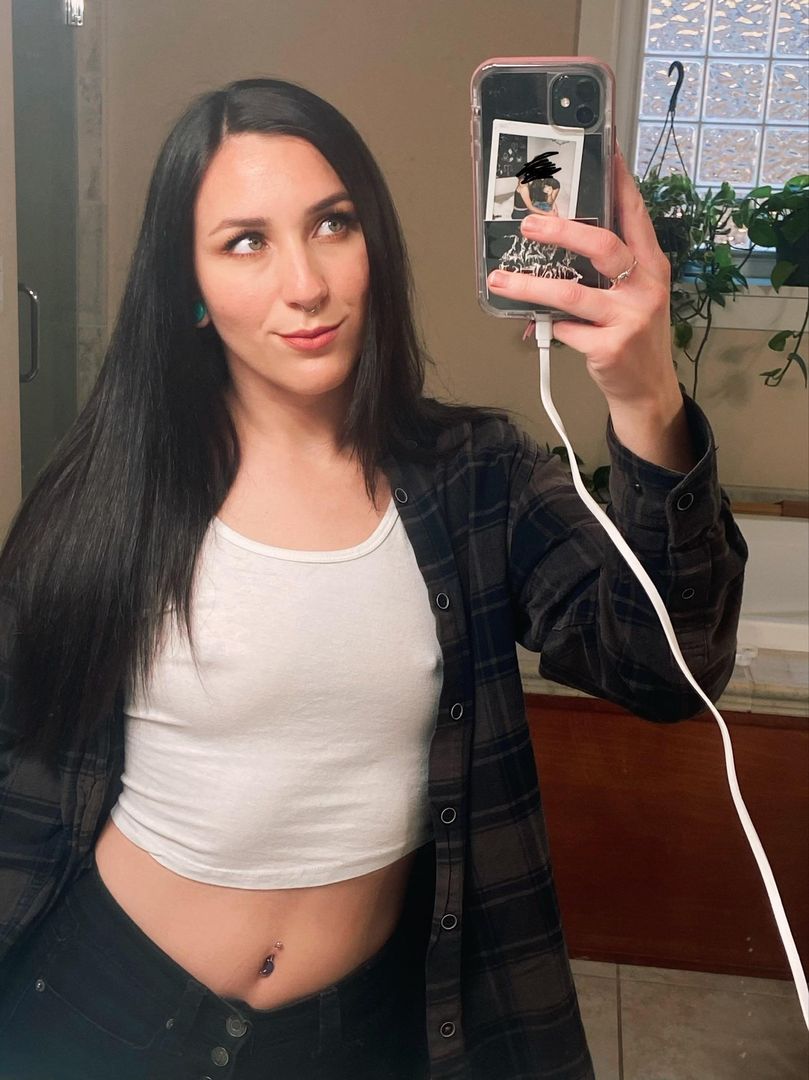 honestly i haven’t worn a bra since 2018 lol i love showing off my nips <3