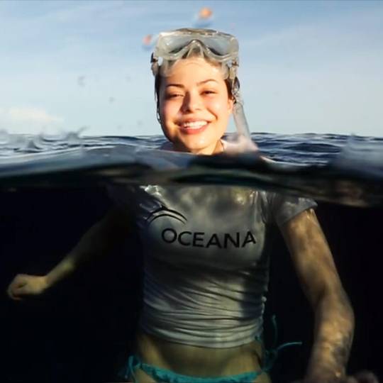 Miranda Cosgrove- Bikini