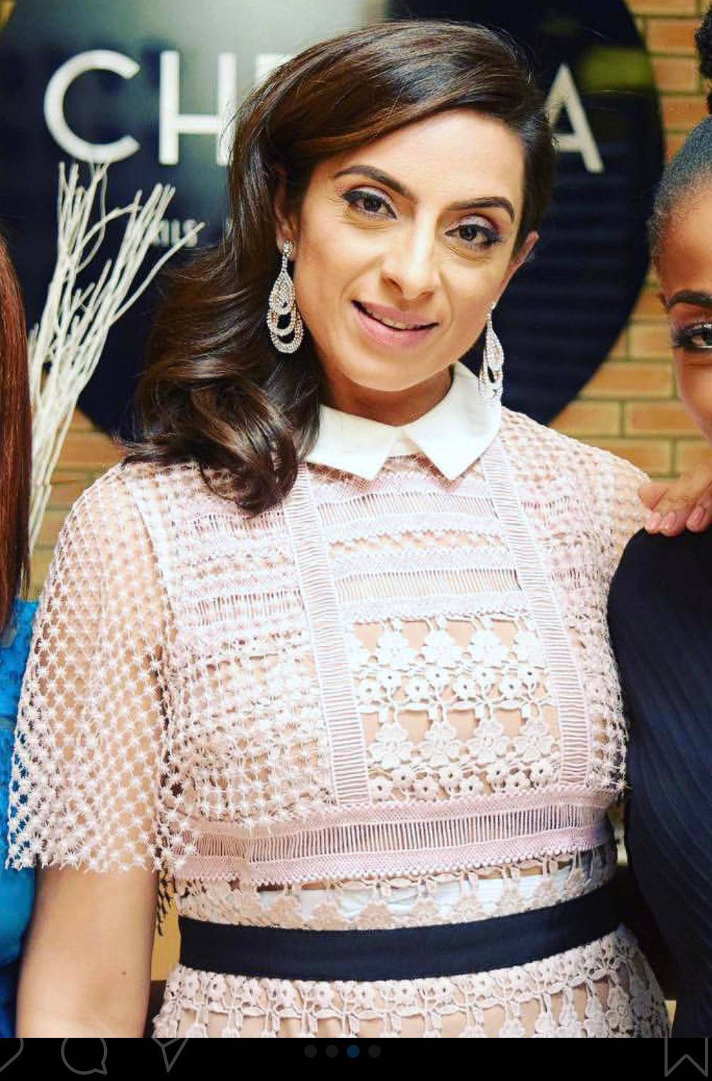 Hot friends mom Scrolller