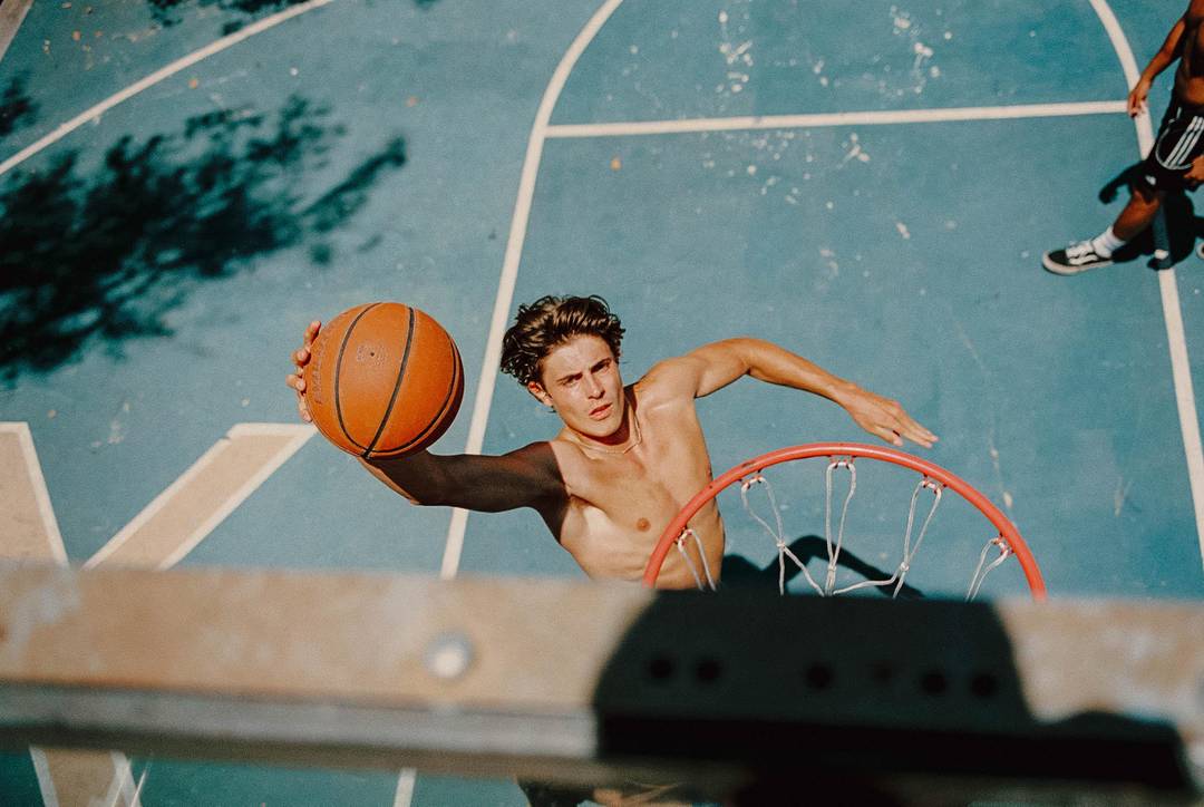 Houseball [Leica M6, Zeiss 35mm f/2, Portra 400 overexposed]