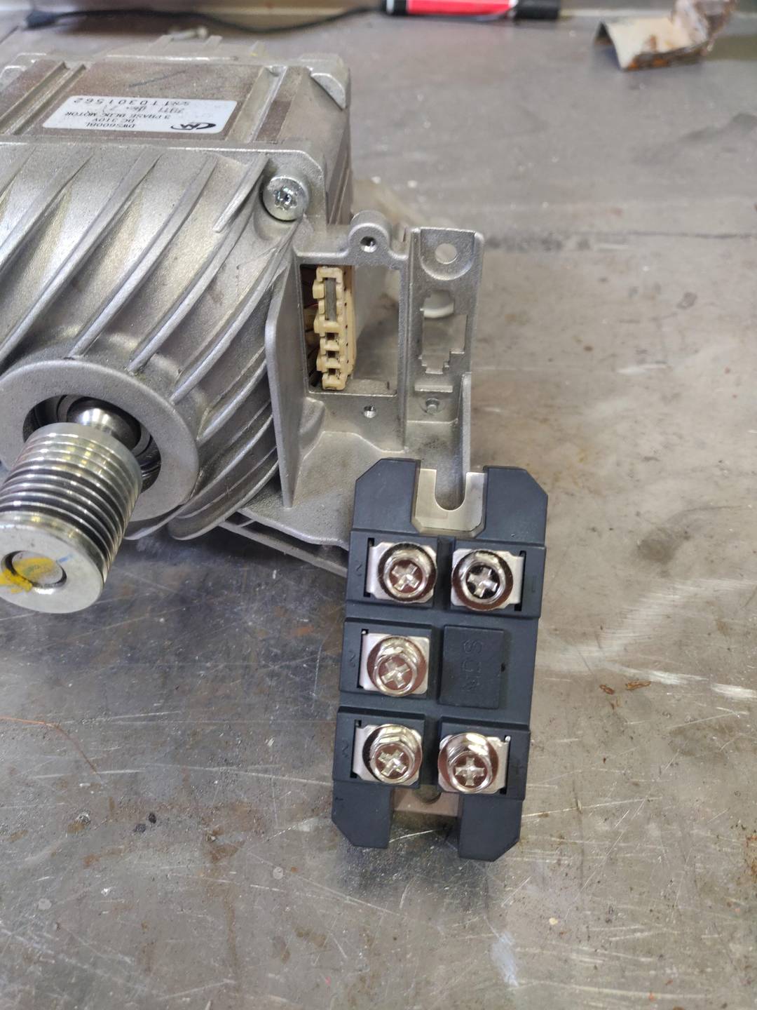 Rectefyer Motor How to wire up my rectifier to 3 phase motor? What cable should I use ...