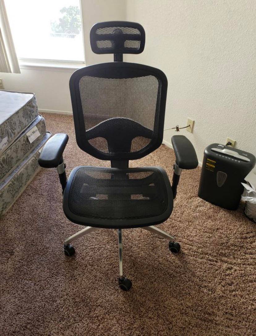 I am about to get this chair. Is it good? What are your thoughts? Help