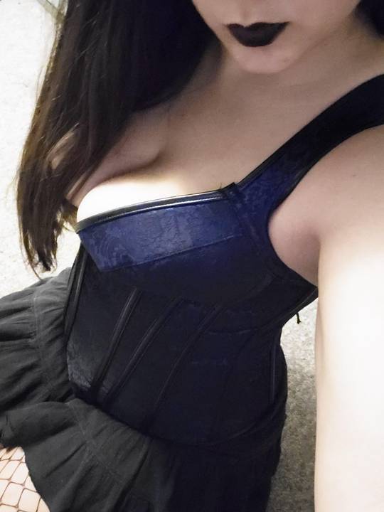 This corset makes them pop