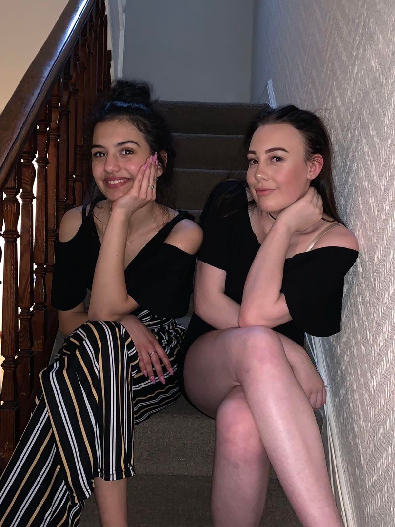 I get a lot of mixed opinions on my looks so I’m taking to reddit x I’m the one on the right