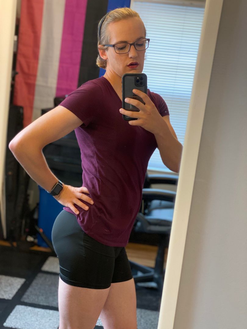 I love these shorts 🍑