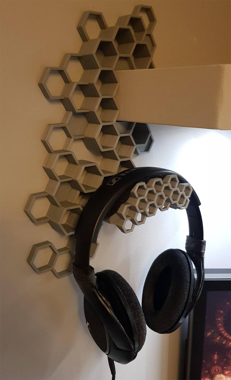 I made a 3D Printed shelf-mounted stand