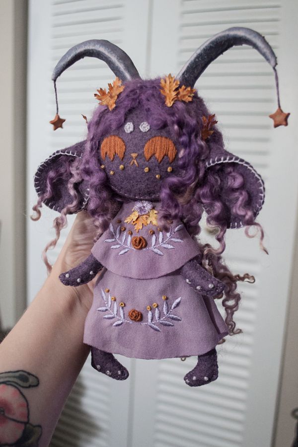 I made a leaf witch doll!