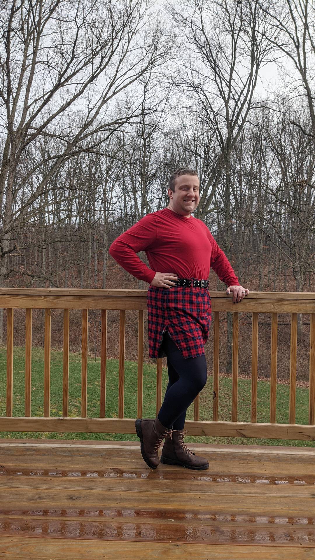 I turned old jeggings into a cute skirt (not the best job tho)
