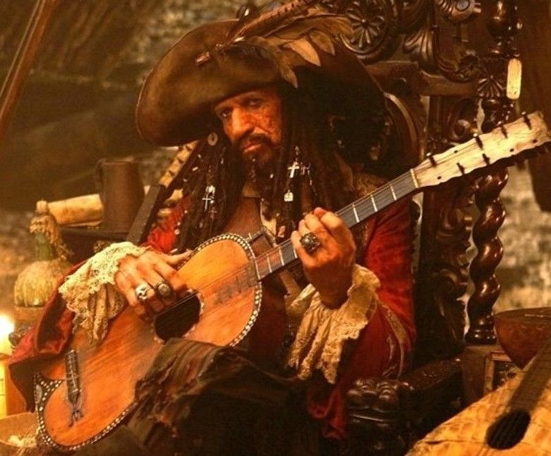 In Pirates of the Caribbean: At World’s End (2007), Captain Teague aka Keith Richards is wearing a silver skull ring. This wasn't a prop made for the movie, it's a real ring that belongs to Keith Richards. He received it for his birthday in 1978 and has worn it ever since.