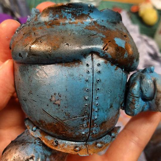 I've been experimenting with some fun textures on armour!