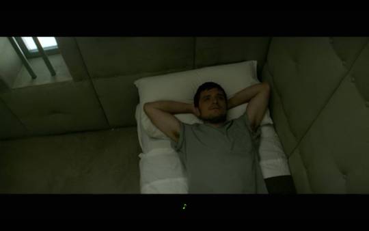 Josh Hutcherson pit peek :P