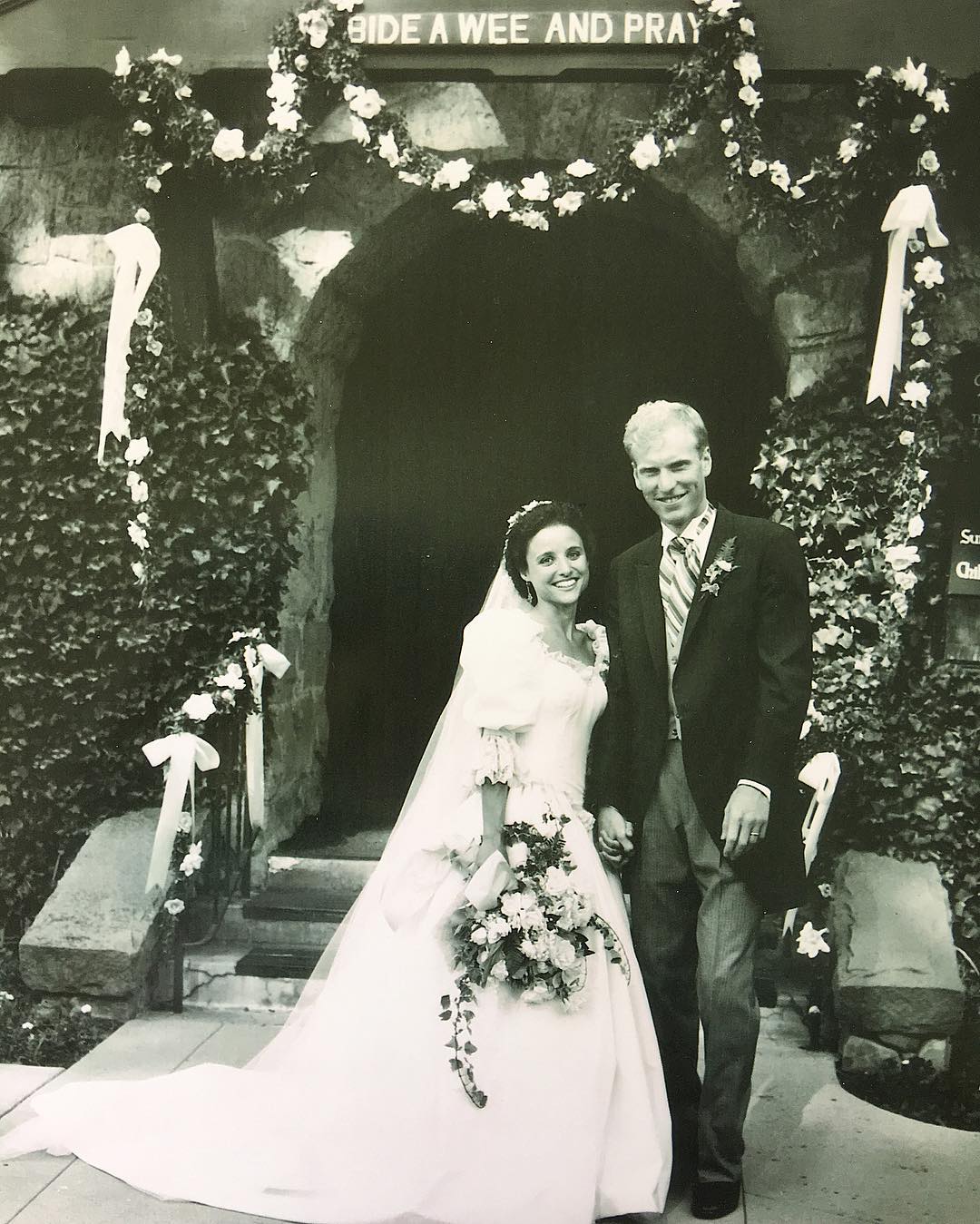 Julia LouisDreyfus at her wedding,(1987). Scrolller(01)