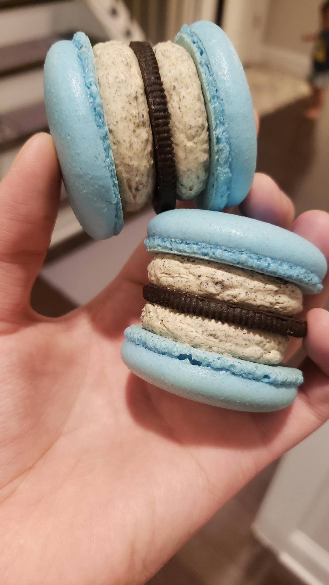Jumbo oreo fat macs. Filled with oreo anglais and an oreo wafer. Theyre so delightfully cute and fat 😁