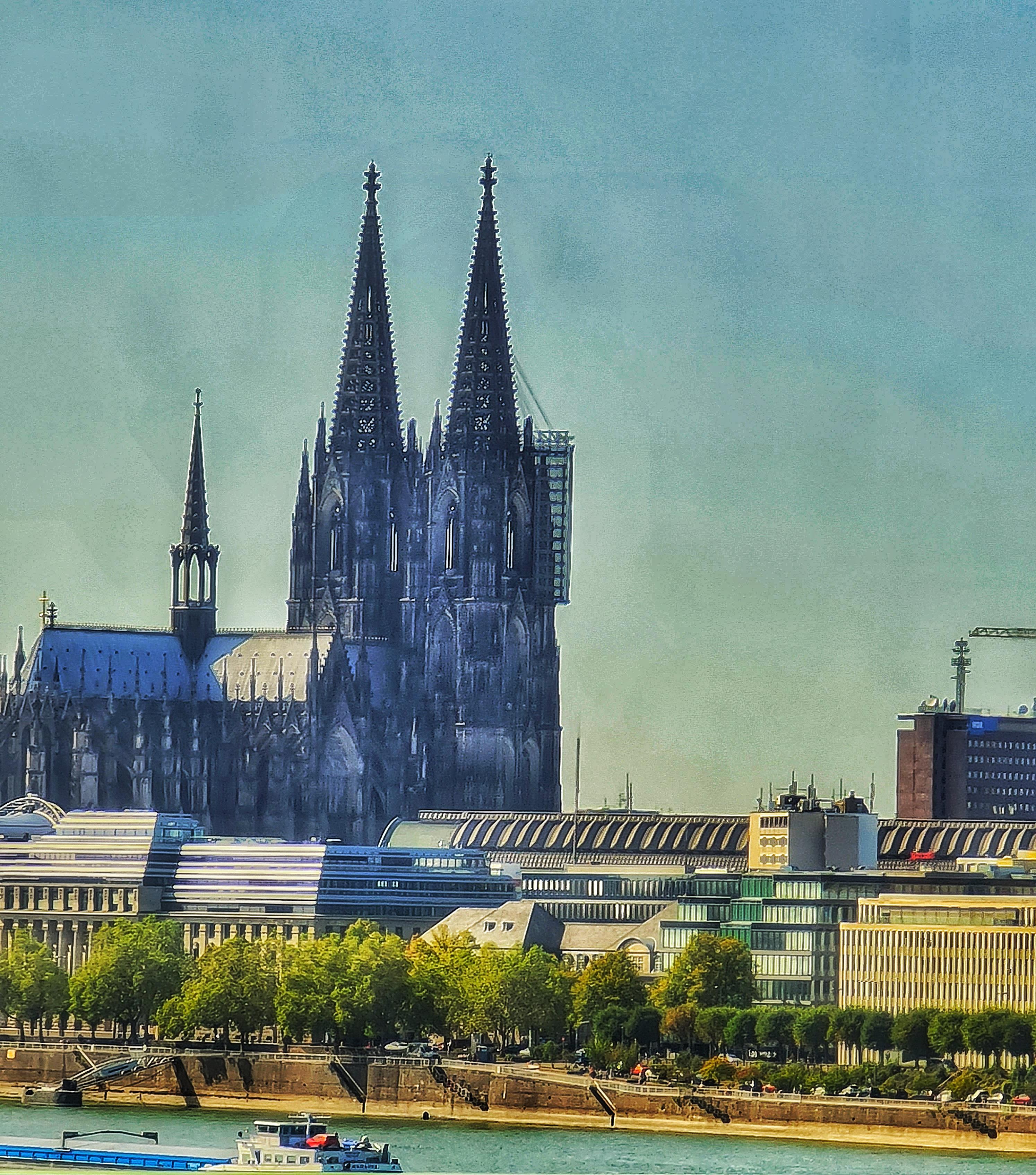 DER K LNER DOM intelligence overview