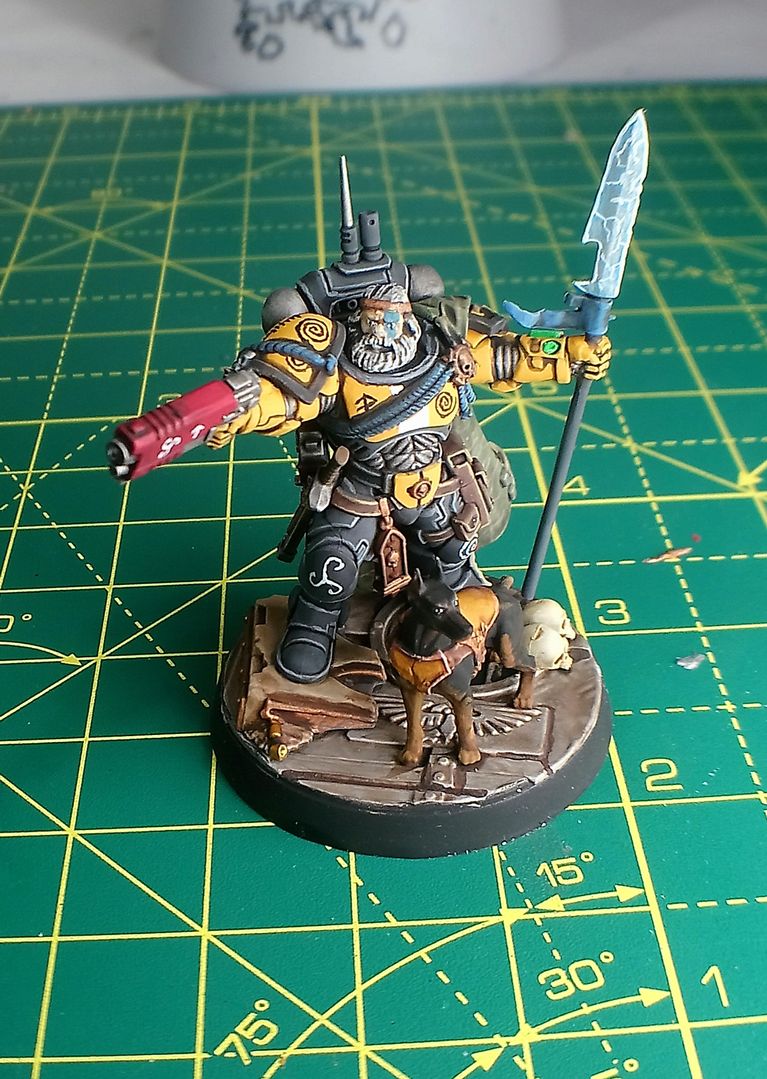 Kitbashed chapter master for my celtic themed marines, the Triskellion