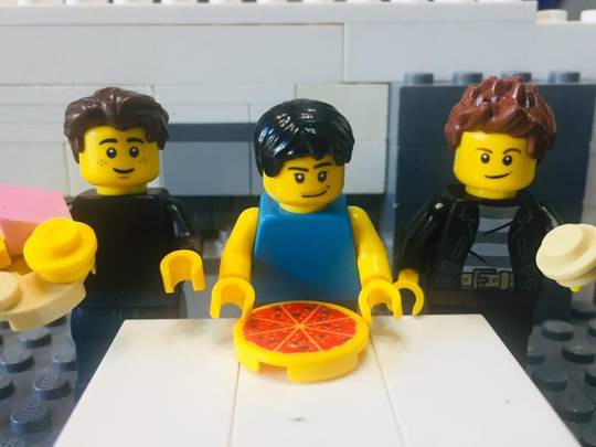 LEGO Markiplier makes: LEGO pizza