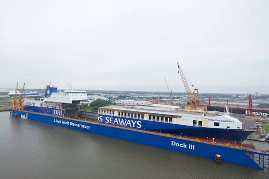 Ship being lengthened [xpost /r/drydockporn][4545×3030]
