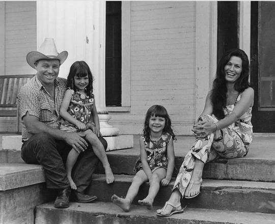Loretta and her husband Doolittle Lynn, and their twins Patsy and Peggy 1970