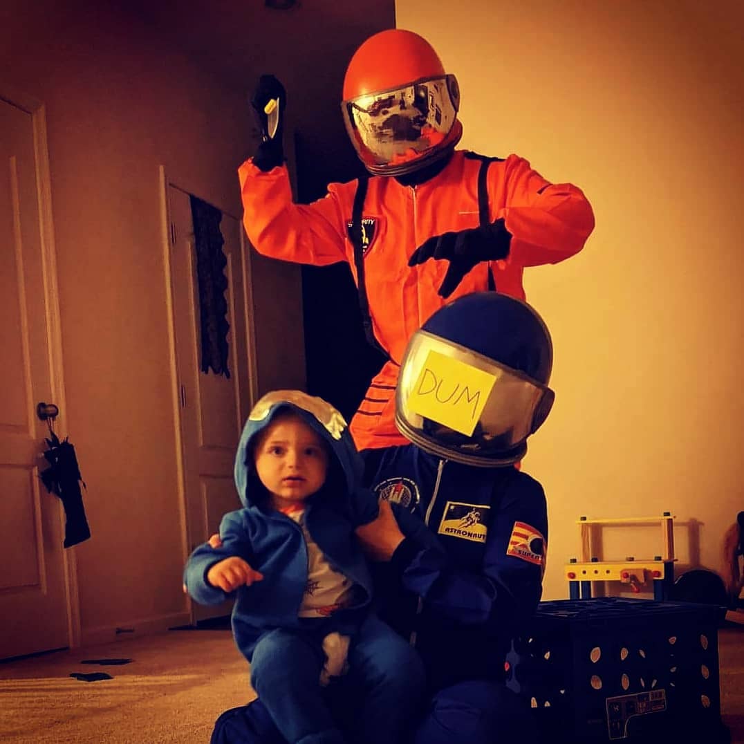 Me and my mini crewmate just doing tasks :)