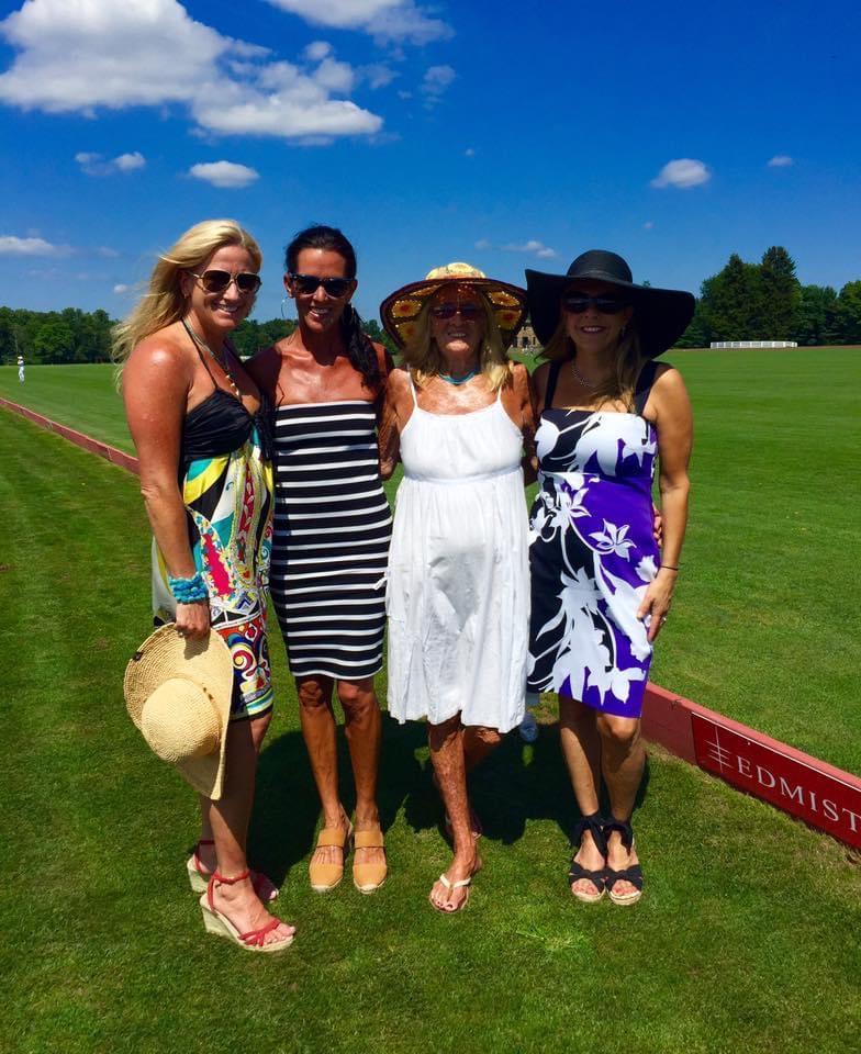 Milfs from the car pic, standing up so you can get a good look at their body Scrolller