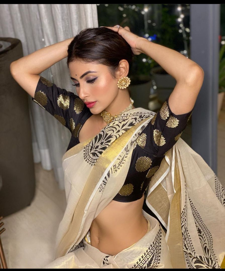 Mouni Roy - want to grab her by waist and remove her pallu and finger her navel while squeezing her tits