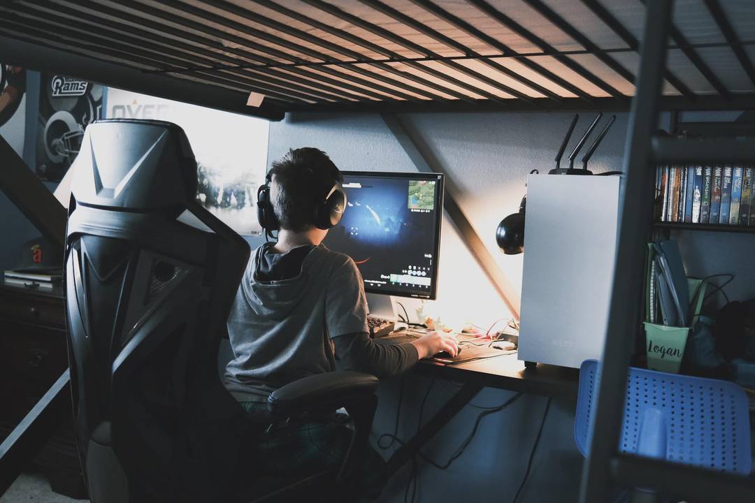 My 11yo Son Built His First Gaming PC, Upgraded From An Old iMac (specs below)