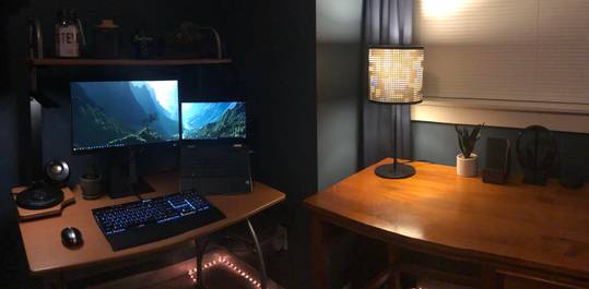 My college from home makeshift corner desk