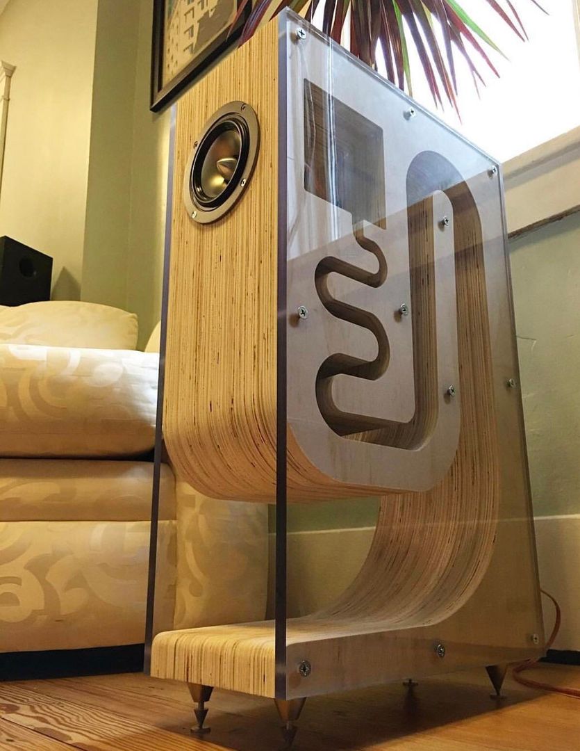 My friend made these beautiful back loaded horn boxes.