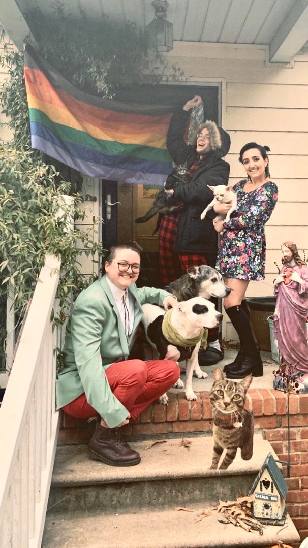 my housemates &amp; i took a family xmas photo this year