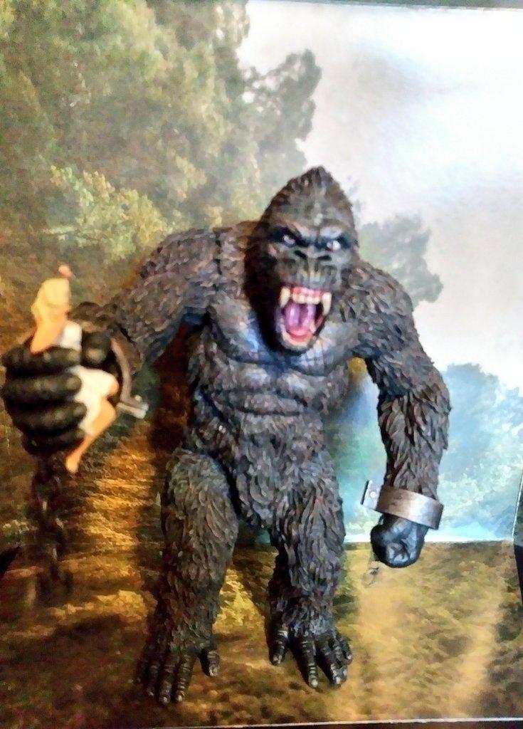 My Mezco Toys King Kong has arrived and that is one bad ass gorilla!
